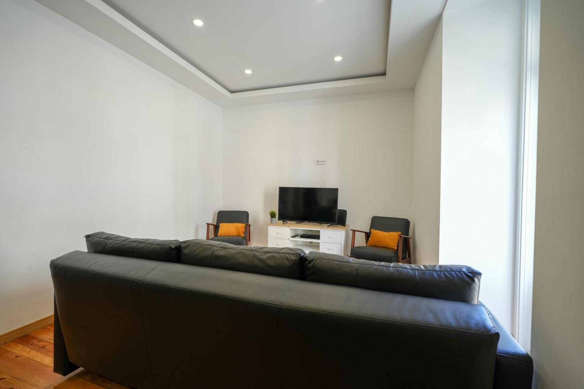 The Cordeiro House - No 67 - 2d - Spacious Three Bedroom Apartment
